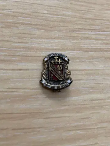 후타바 학원 학교 휘장(소)