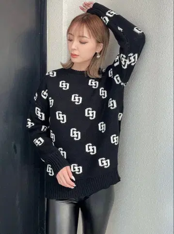 GYDA GG 패턴 니트탑 블랙 FREE 사이즈