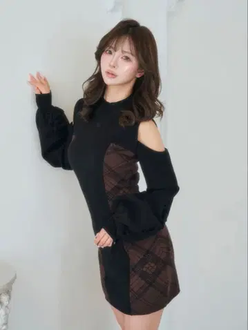 다리치 사이드 체크 니트 미니 원피스