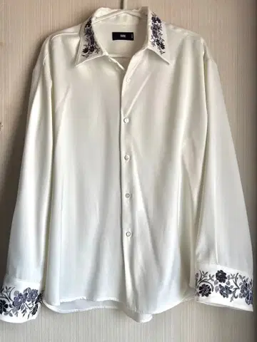 [ HARE ] TOROMI 자수 셔츠 S 사이즈