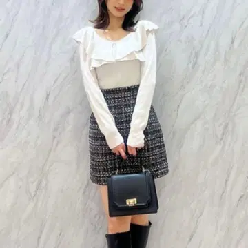 머큐리 듀오 프릴 장식 화이트 니트 F 사이즈