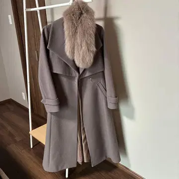 퍼 달린 롱 코트