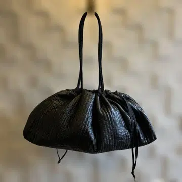 CACHELLE 카셰리에 블랙 PU 퀼팅 숄더백