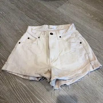 SeaRoomlynn 아이보리 데님 숏팬츠 프린지 헴