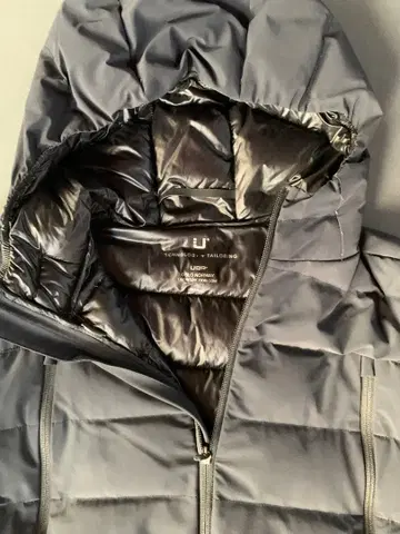 그레이 후드 부착 다운 자켓