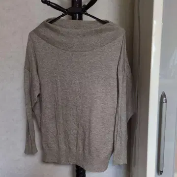 그레이 오프숄더 긴팔 니트 면 80% 야크 20%