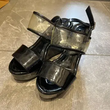 블랙 웨지 샌들