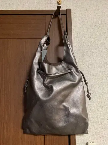 Scrap Book 메탈릭 그레이 토트백