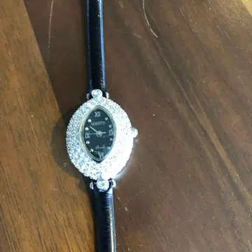 ABISTE 타원형 블랙 가죽 손목시계