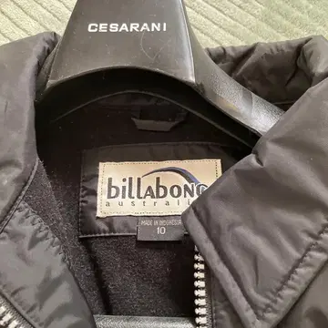 Billabong 블랙 자켓 사이즈 10