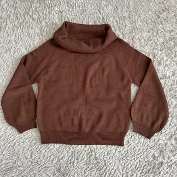 브라운 보틀넥 스웨터 M 사이즈