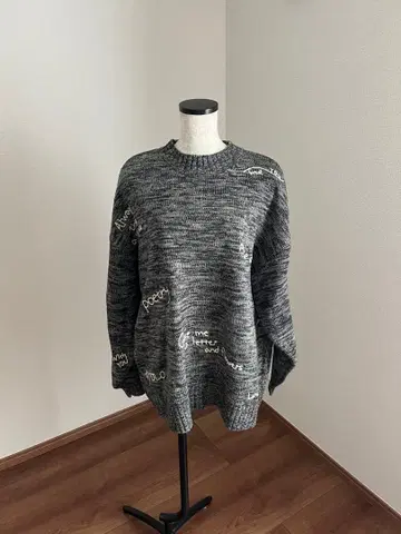 오버 사이즈 그레이 니트 스웨터