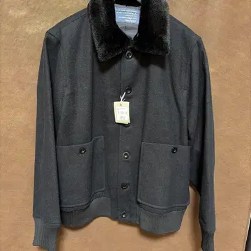 다나파누르 퍼 카라 부착 블랙 자켓