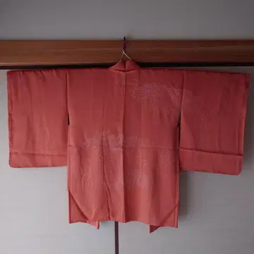 겉옷 사가라 자수 공작 무늬