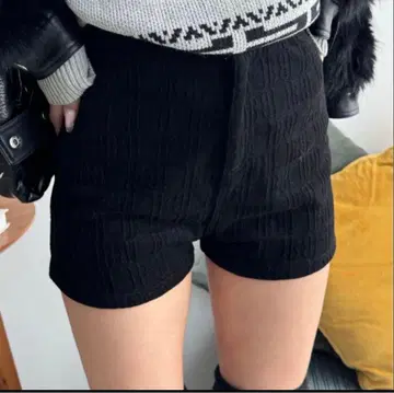 SHAGGIE 모노그램 타이트 하이웨스트 숏팬츠