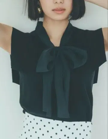 스나이델 보타이 니트 풀오버