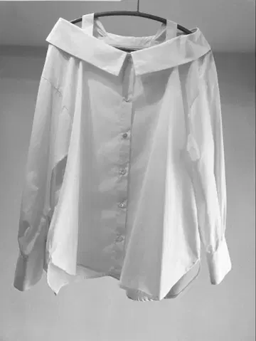 STRAWBERRY-FIELDS 화이트 셔츠