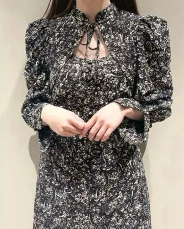 SNIDEL 데콜테 오픈 바리에 원피스