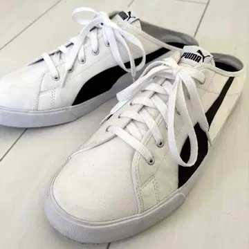 PUMA 화이트 블랙 스니커즈