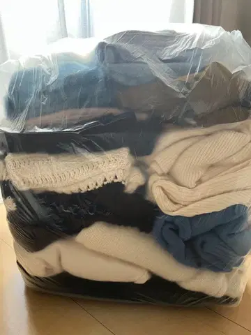 [ 묶음 판매 ] 15점 이상 여성용 니트, 겨울 의류, 데님, 바지 등