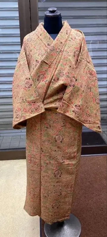 오렌지 계열 꽃무늬 코몬 기모노