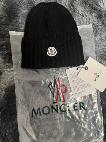 MONCLER 블랙 니트 모자