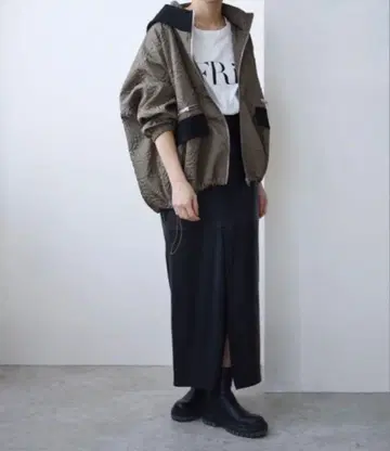 Eimee Law 에이미 로우 자카드 절개 블루종