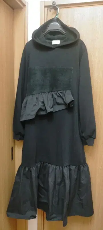 Re 베로폰나 후드 부착 롱 원피스