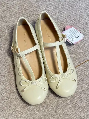 시마무라 아오키 미사코 펌프스 화이트 완판템