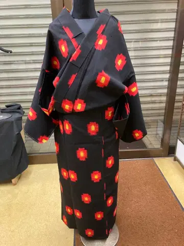 [ 새상품 ] 블랙 베이스 빨간색 꽃무늬 앙상블 기모노