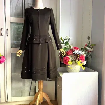 컨디션 최상 르네 펄 자수 장식 신축성 있음 자켓 & 원피스 셋업