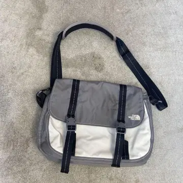 THE NORTH FACE 메신저 백 그레이/화이트
