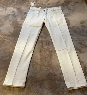 화이트 데님 팬츠 미사용 정가 28000엔