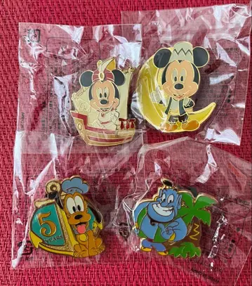 디즈니 핀 배지 4개 세트
