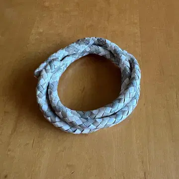 요건 레일 뱅글 가죽