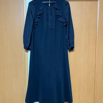 새상품급! 투 비 시크! 프릴 장식 블랙 긴팔 원피스