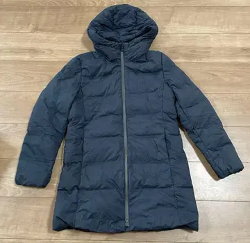 유니클로 심리스 다운 숏코트 블랙 M