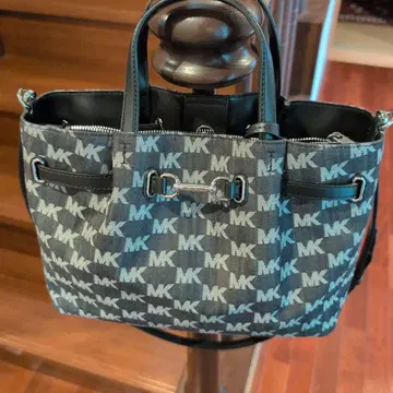 미사용 새상품 Michael Kors 마이클코어스 숄더백 데님