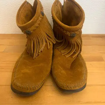 MINNETONKA 스웨이드 프린지 부츠 292