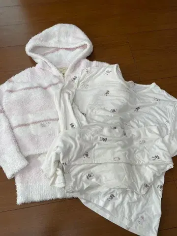 후드 부착 룸웨어 보더 소 패턴 세트