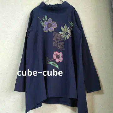 큐브-큐브 네이비 꽃무늬 튜닉 L 센소유니코