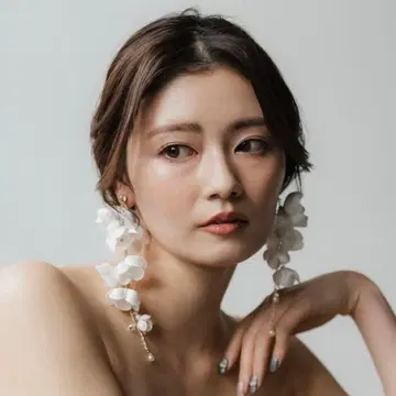 BRIDEME 브라이덜 액세서리 귀찌 화이트 꽃잎 [ FP-52 ]