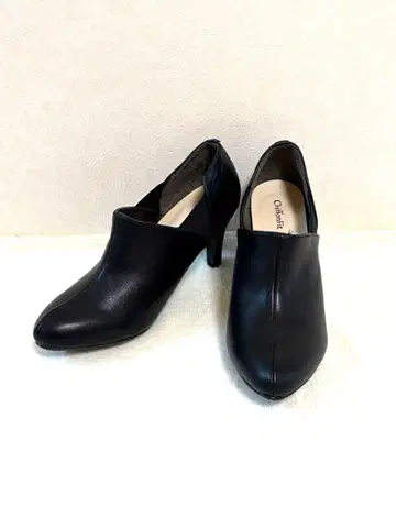 ChiffonFit 블랙 가죽 하이힐 펌프스