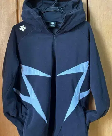 후드 부착 마운틴 파카 M 블랙 데상트