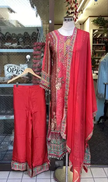 빨간색 동양인 스타일 원피스