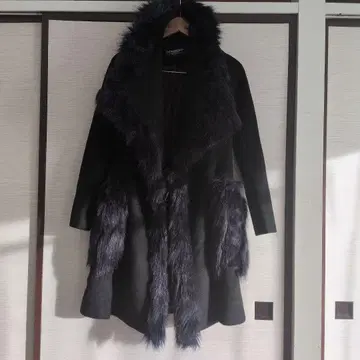 [ 미사용 ] 인조 모피 포함 울 혼방 롱 코트