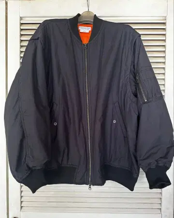 파크 클로젯의 MA-1 소매를 떼면 베스트가 됩니다