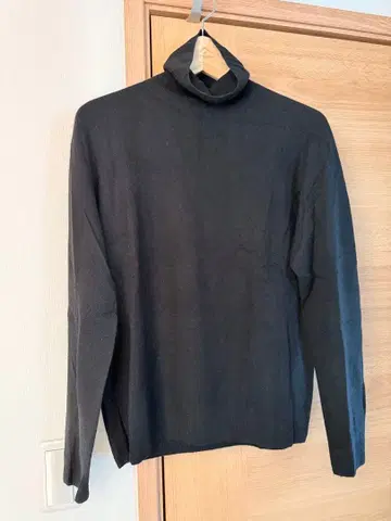 새상품급 UNIQLO 블랙 100% 캐시미어 터틀넥 스웨터 XL