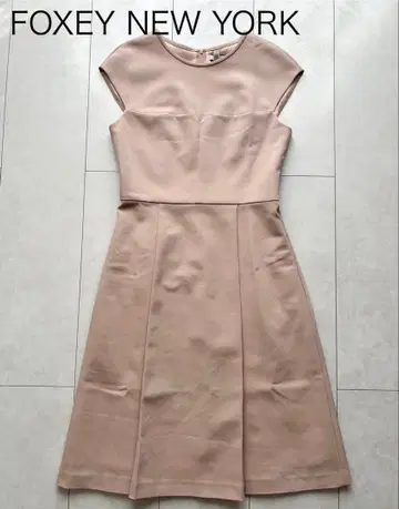 FOXEY NEW YORK 슬리브리스 원피스 베이지