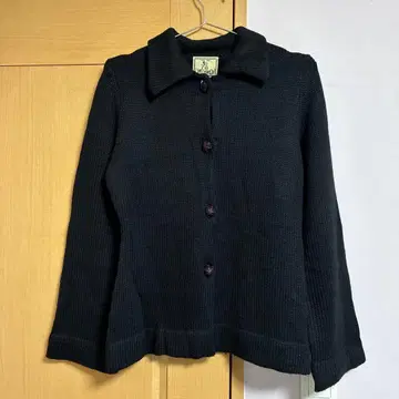 호코모모라 블랙 컬러 니트 가디건 40